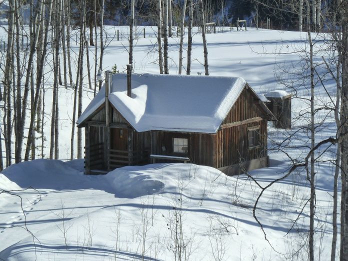 how to build an off grid cabin